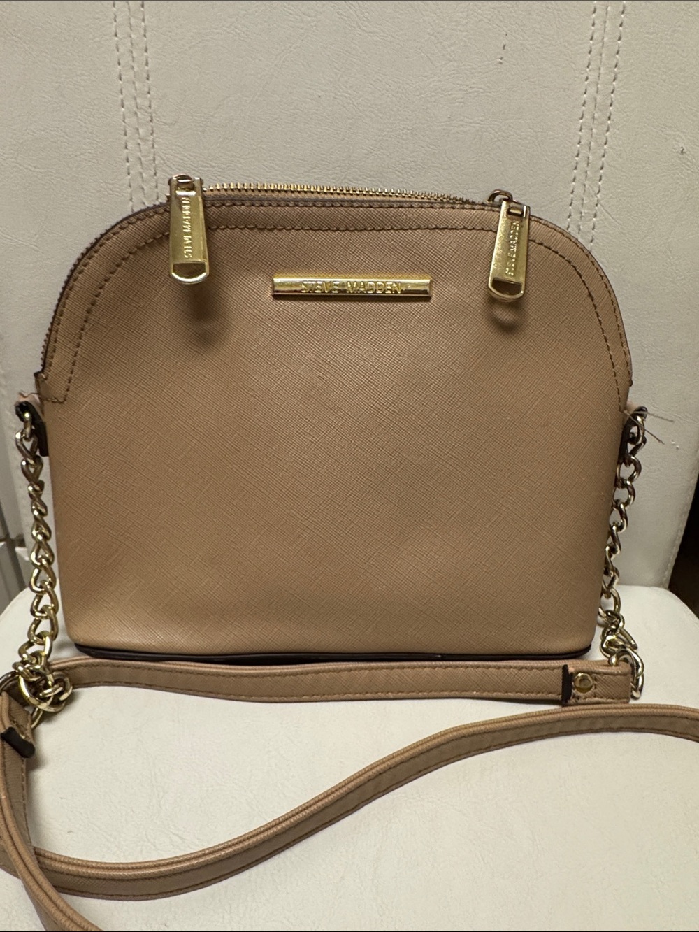 Steve Madden Taupe Purse with Metal Chain.